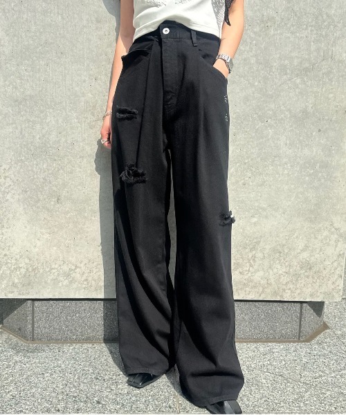 Ameri(アメリ)の「TATTOO STUDS DENIM PANTS(デニムパンツ・レディース・ブルー/ブラック・26inch/25inch/24inch)」の1枚目の写真