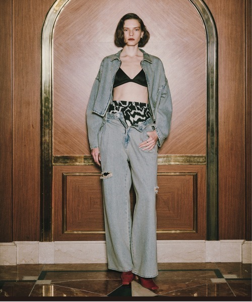 Ameri(アメリ)の「TATTOO STUDS DENIM PANTS(デニムパンツ・レディース・ブルー/ブラック・26inch/25inch/24inch)」の14枚目の写真