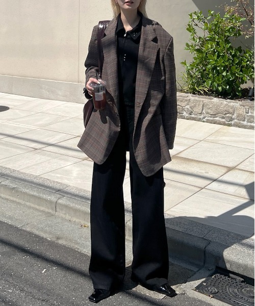 Ameri(アメリ)の「TATTOO STUDS DENIM PANTS(デニムパンツ・レディース・ブルー/ブラック・26inch/25inch/24inch)」の9枚目の写真