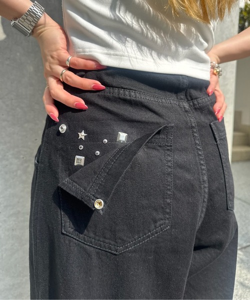 Ameri(アメリ)の「TATTOO STUDS DENIM PANTS(デニムパンツ・レディース・ブルー/ブラック・26inch/25inch/24inch)」の6枚目の写真