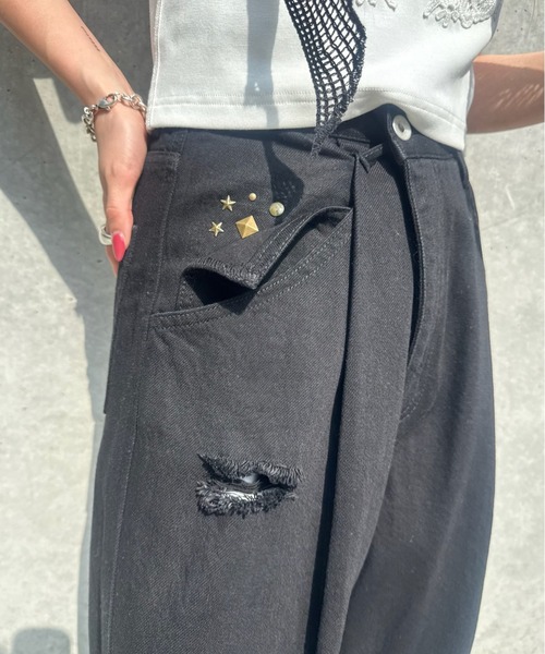 Ameri(アメリ)の「TATTOO STUDS DENIM PANTS(デニムパンツ・レディース・ブルー/ブラック・26inch/25inch/24inch)」の5枚目の写真