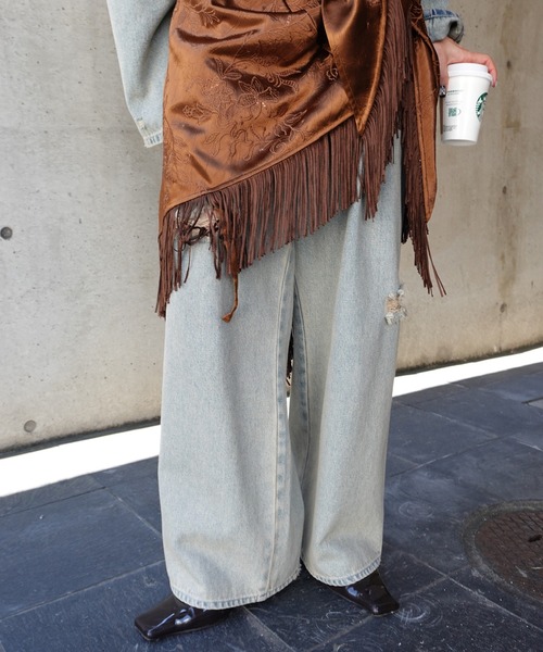 Ameri(アメリ)の「TATTOO STUDS DENIM PANTS(デニムパンツ・レディース・ブルー/ブラック・26inch/25inch/24inch)」の19枚目の写真