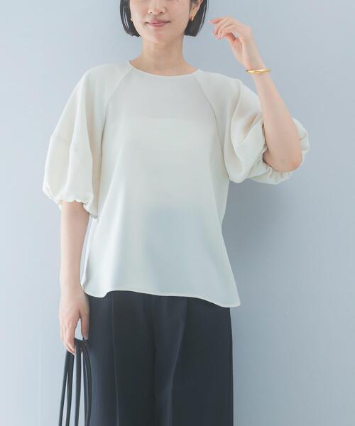 URBAN RESEARCH ROSSO WOMEN(アーバンリサーチ ロッソ)の「クールタッチ 吸水速乾バルーンブラウス(シャツ/ブラウス・レディース・アイボリー/イエロー系その他/ネイビー・FREE)」の2枚目の写真