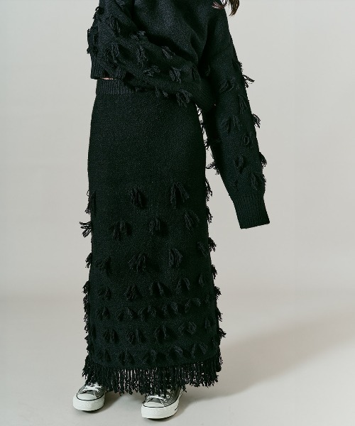W:Huku(フーク)の「ポイント フリンジ ニット ナロー スカート / Pointed Fringe Knit Narrow Skirt(スカート・レディース・チャコール/アイボリー/ブラック・FREE)」の8枚目の写真