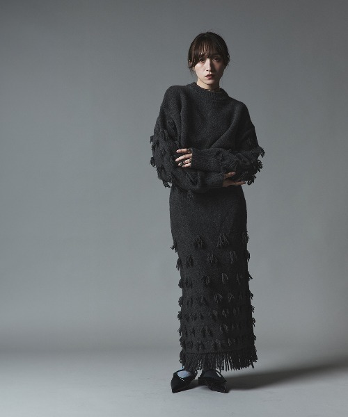 W:Huku(フーク)の「ポイント フリンジ ニット ナロー スカート / Pointed Fringe Knit Narrow Skirt(スカート・レディース・チャコール/アイボリー/ブラック・FREE)」の11枚目の写真