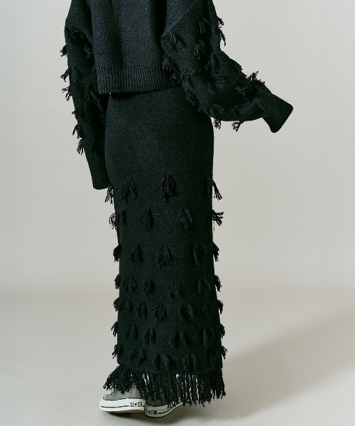 W:Huku(フーク)の「ポイント フリンジ ニット ナロー スカート / Pointed Fringe Knit Narrow Skirt(スカート・レディース・チャコール/アイボリー/ブラック・FREE)」の21枚目の写真