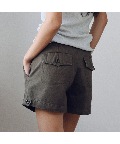 URAGO(ユラーゴ)の「Fatigue denim shorts(その他パンツ・レディース・カーキ/ホワイト・LARGE/MEDIUM/SMALL)」の2枚目の写真