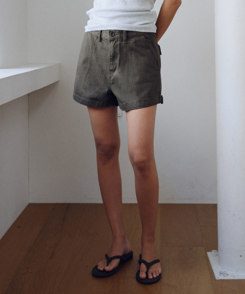 URAGO(ユラーゴ)の「Fatigue denim shorts(その他パンツ・レディース・カーキ/ホワイト・LARGE/MEDIUM/SMALL)」の5枚目の写真
