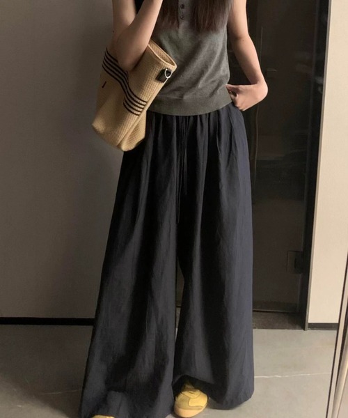 LUCPY(ラクピー)の「ボリュームワイドイージーパンツ(デニムパンツ・レディース・ブラック・X-LARGE/LARGE/MEDIUM/SMALL)」の3枚目の写真