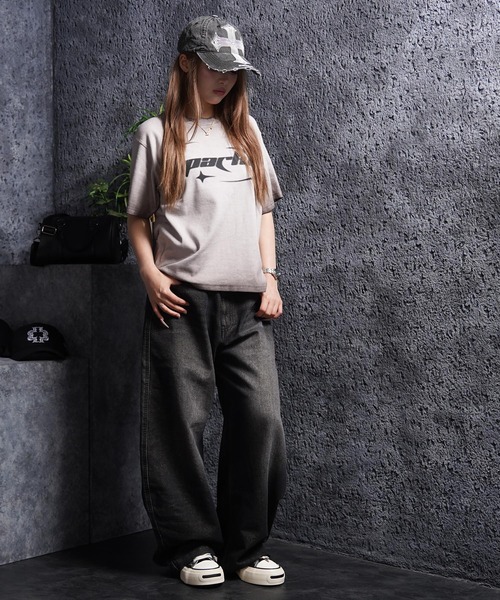 1111clothing(ワンフォークロージング)の「スプレー加工 テレコTシャツ / Spray-Printed Ribbed T-Shirt(Tシャツ/カットソー・メンズ・チャコールグレー/ホワイト/ピンク・L/M)」の10枚目の写真
