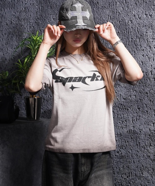 1111clothing(ワンフォークロージング)の「スプレー加工 テレコTシャツ / Spray-Printed Ribbed T-Shirt(Tシャツ/カットソー・メンズ・チャコールグレー/ホワイト/ピンク・L/M)」の11枚目の写真