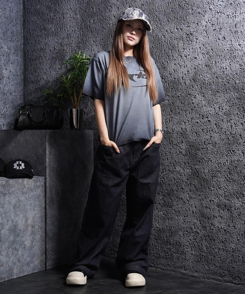 1111clothing(ワンフォークロージング)の「スプレー加工 テレコTシャツ / Spray-Printed Ribbed T-Shirt(Tシャツ/カットソー・メンズ・チャコールグレー/ホワイト/ピンク・L/M)」の16枚目の写真