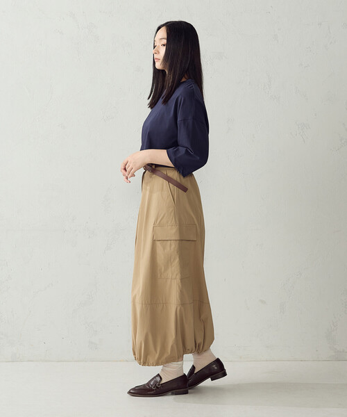 COMME CA ISM（コムサイズム）の「ナイロンストレッチ バルーンカーゴスカート（スカート・レディース・ベージュ/チャコール・LARGE/MEDIUM）」の8枚目の写真