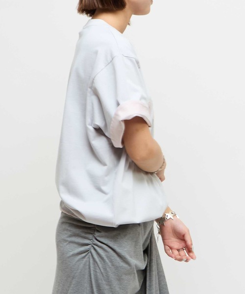 CONVERSE TOKYO(コンバーストウキョウ)の「BICOLOR HEM SPINDLE TEE(Tシャツ/カットソー・レディース・ネイビー/ホワイト/ブラック・MEDIUM/SMALL)」の5枚目の写真