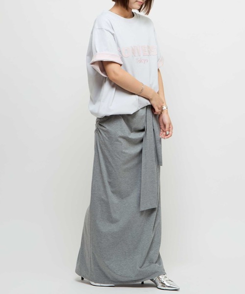 CONVERSE TOKYO(コンバーストウキョウ)の「BICOLOR HEM SPINDLE TEE(Tシャツ/カットソー・レディース・ネイビー/ホワイト/ブラック・MEDIUM/SMALL)」の6枚目の写真