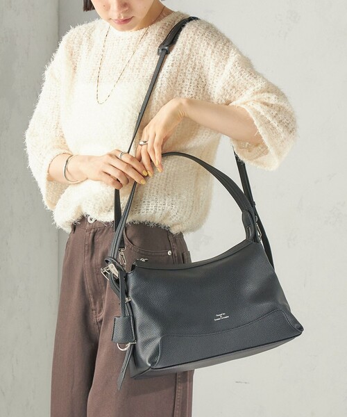 SHIPS(シップス)の「【WEB限定】George Cinq: ONE HANDLE BAG(ショルダーバッグ・レディース・ブラック/ブラウン/ベージュ系・ONE SIZE)」の6枚目の写真