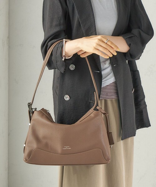 SHIPS(シップス)の「【WEB限定】George Cinq: ONE HANDLE BAG(ショルダーバッグ・レディース・ブラック/ブラウン/ベージュ系・ONE SIZE)」の11枚目の写真