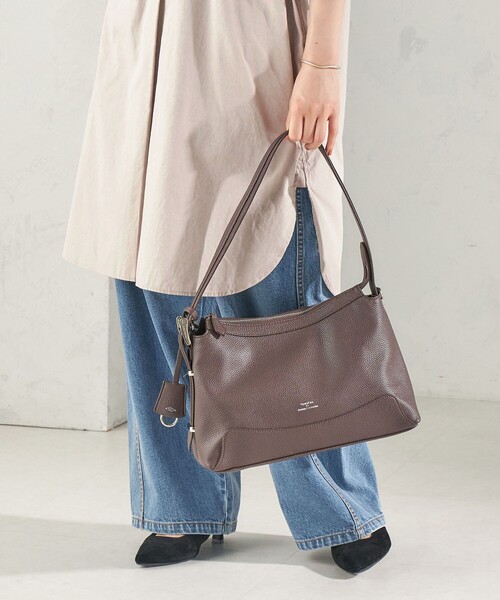 SHIPS(シップス)の「【WEB限定】George Cinq: ONE HANDLE BAG(ショルダーバッグ・レディース・ブラック/ブラウン/ベージュ系・ONE SIZE)」の18枚目の写真