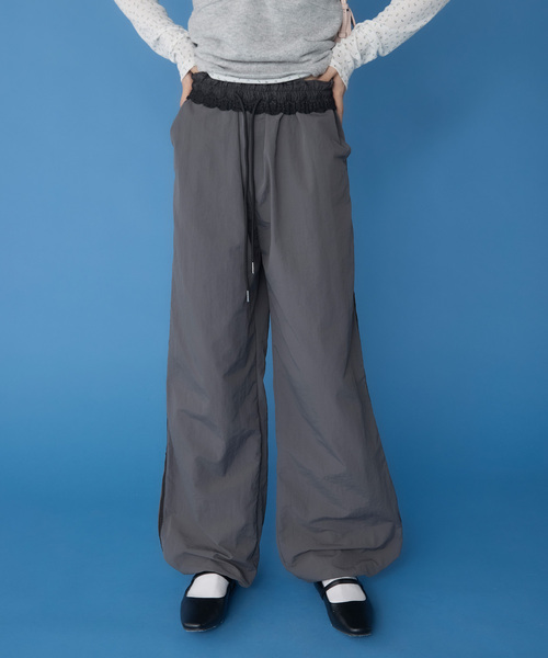 Unblend(アンブレンド)の「【Unblend】2WAY 配色レース ドローコード ラインナイロントラックパンツ(その他パンツ・レディース・チャコール/ブラウン/ネイビー・L/M)」の17枚目の写真
