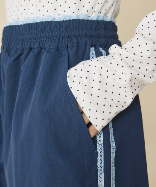 Unblend(アンブレンド)の「【Unblend】2WAY 配色レース ドローコード ラインナイロントラックパンツ(その他パンツ・レディース・チャコール/ブラウン/ネイビー・L/M)」の9枚目の写真
