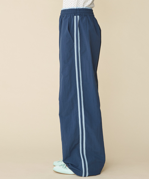 Unblend(アンブレンド)の「【Unblend】2WAY 配色レース ドローコード ラインナイロントラックパンツ(その他パンツ・レディース・チャコール/ブラウン/ネイビー・L/M)」の12枚目の写真