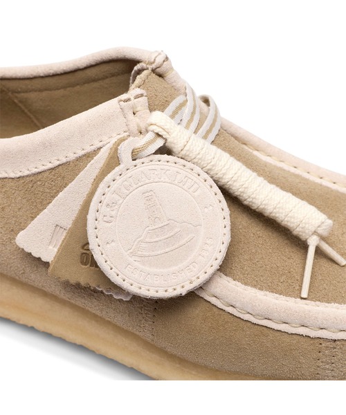 Clarks(クラークス)の「WALLABEE MAPLE STRIPE(スニーカー・メンズ・ベージュ・25.5cm/26.0cm/26.5cm)」の2枚目の写真