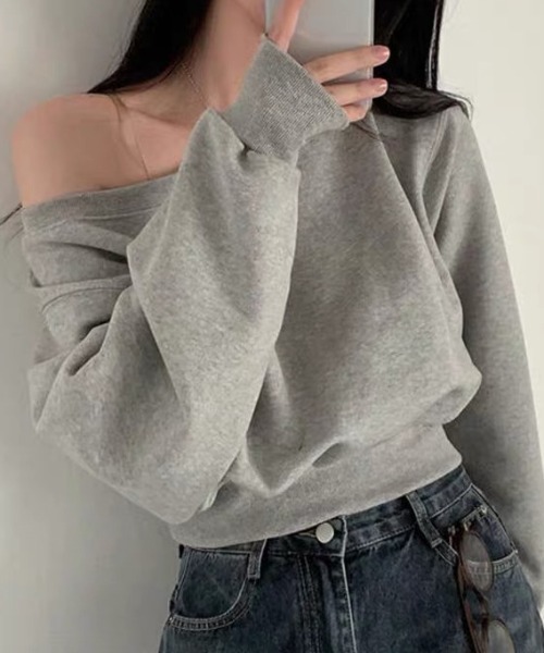 ampm(エーエムピーエム)の「スウェット オフショルダートップス ワンショルダークロップド丈 トレーナー(Tシャツ/カットソー・レディース・ホワイト/ブラック/グレー・FREE)」の1枚目の写真