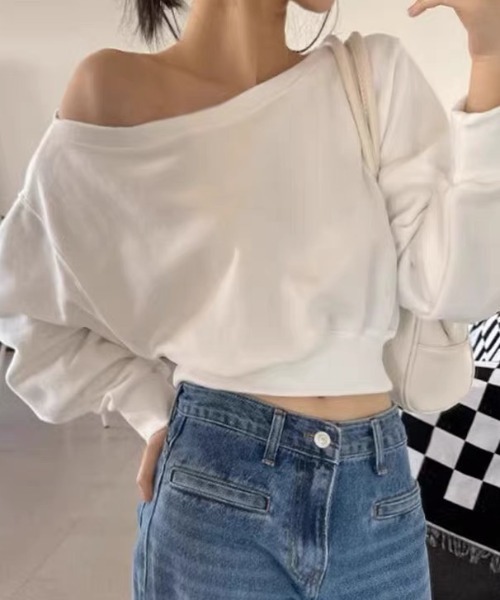 ampm(エーエムピーエム)の「スウェット オフショルダートップス ワンショルダークロップド丈 トレーナー(Tシャツ/カットソー・レディース・ホワイト/ブラック/グレー・FREE)」の13枚目の写真
