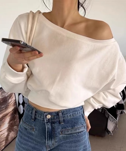 ampm(エーエムピーエム)の「スウェット オフショルダートップス ワンショルダークロップド丈 トレーナー(Tシャツ/カットソー・レディース・ホワイト/ブラック/グレー・FREE)」の15枚目の写真