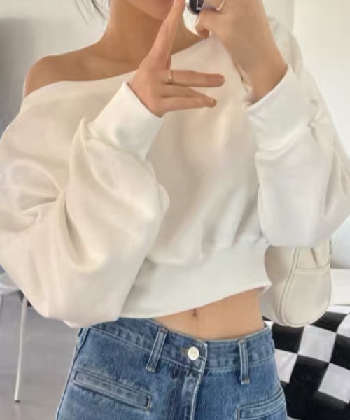ampm(エーエムピーエム)の「スウェット オフショルダートップス ワンショルダークロップド丈 トレーナー(Tシャツ/カットソー・レディース・ホワイト/ブラック/グレー・FREE)」の14枚目の写真