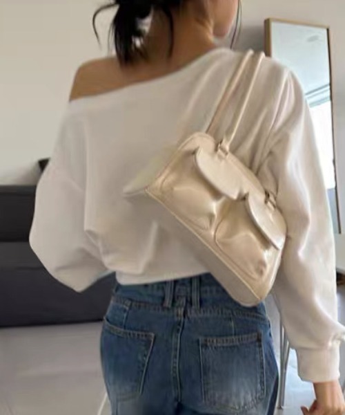ampm(エーエムピーエム)の「スウェット オフショルダートップス ワンショルダークロップド丈 トレーナー(Tシャツ/カットソー・レディース・ホワイト/ブラック/グレー・FREE)」の9枚目の写真