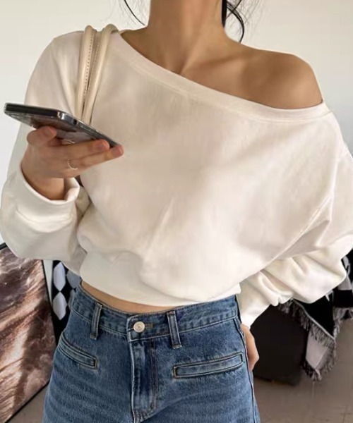 ampm(エーエムピーエム)の「スウェット オフショルダートップス ワンショルダークロップド丈 トレーナー(Tシャツ/カットソー・レディース・ホワイト/ブラック/グレー・FREE)」の10枚目の写真