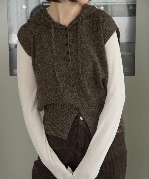 lawgy(ラウジー)の「melange yarn string hood knit vest / メランジヤーンストリングフードニットベスト(ベスト・レディース・ベージュ系/ミックスグレー/ブラウン系・FREE)」の1枚目の写真