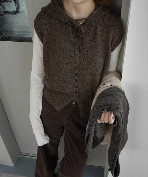 lawgy(ラウジー)の「melange yarn string hood knit vest / メランジヤーンストリングフードニットベスト(ベスト・レディース・ベージュ系/ミックスグレー/ブラウン系・FREE)」の4枚目の写真