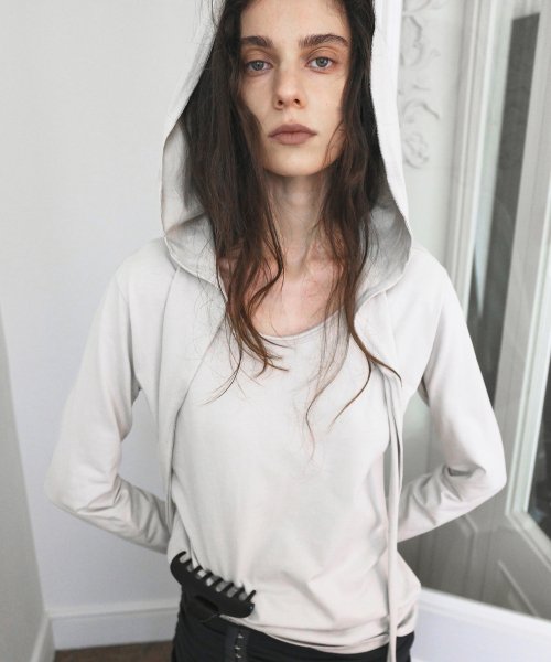 PORTERNA(ポルテナ)の「フーディースカーフ ロウカットTシャツ(アイボリー)(Tシャツ/カットソー・レディース・その他・FREE(OS))」の7枚目の写真