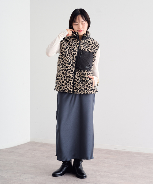 U by SPICK&SPAN（ユーバイスピックアンドスパン）の「TAION / タイオン MOUNTAIN BOA FLEECE HIGH NECK VEST（ブルゾン・レディース・ベージュ/ブラウン・MEDIUM）」の3枚目の写真