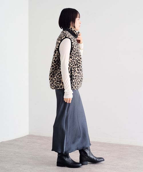U by SPICK&SPAN（ユーバイスピックアンドスパン）の「TAION / タイオン MOUNTAIN BOA FLEECE HIGH NECK VEST（ブルゾン・レディース・ベージュ/ブラウン・MEDIUM）」の5枚目の写真