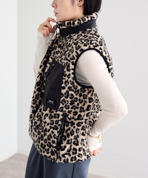 U by SPICK&SPAN（ユーバイスピックアンドスパン）の「TAION / タイオン MOUNTAIN BOA FLEECE HIGH NECK VEST（ブルゾン・レディース・ベージュ/ブラウン・MEDIUM）」の9枚目の写真