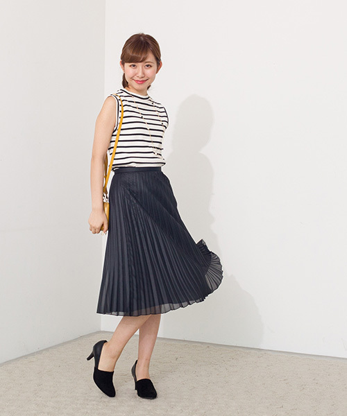 NATURAL BEAUTY BASIC(ナチュラルビューティーベーシック)の「【steady. 8月号掲載】スタンドネックリブプルオーバー(Tシャツ/カットソー・レディース・ホワイト系その他/ブラック/オフホワイト・MEDIUM)」の10枚目の写真