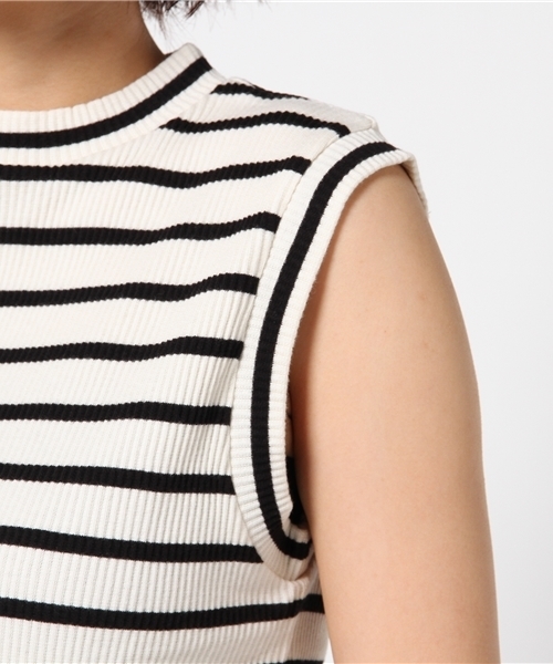 NATURAL BEAUTY BASIC(ナチュラルビューティーベーシック)の「【steady. 8月号掲載】スタンドネックリブプルオーバー(Tシャツ/カットソー・レディース・ホワイト系その他/ブラック/オフホワイト・MEDIUM)」の6枚目の写真