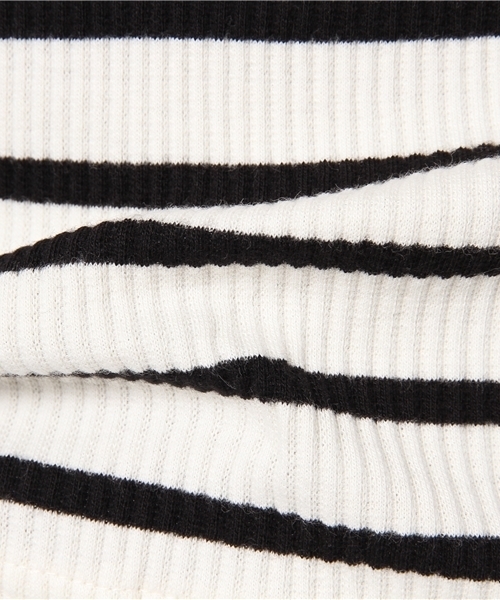 NATURAL BEAUTY BASIC(ナチュラルビューティーベーシック)の「【steady. 8月号掲載】スタンドネックリブプルオーバー(Tシャツ/カットソー・レディース・ホワイト系その他/ブラック/オフホワイト・MEDIUM)」の8枚目の写真