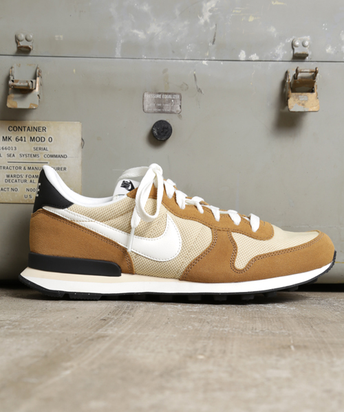 NIKE(ナイキ)の「【NIKE/ナイキ】インターナショナリスト(スニーカー・メンズ・ブラック/ベージュ/ブルー・8/10/9)」の3枚目の写真