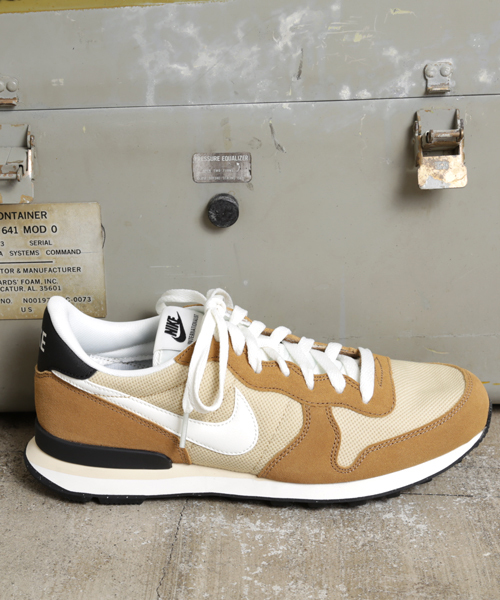 NIKE(ナイキ)の「【NIKE/ナイキ】インターナショナリスト(スニーカー・メンズ・ブラック/ベージュ/ブルー・8/10/9)」の15枚目の写真