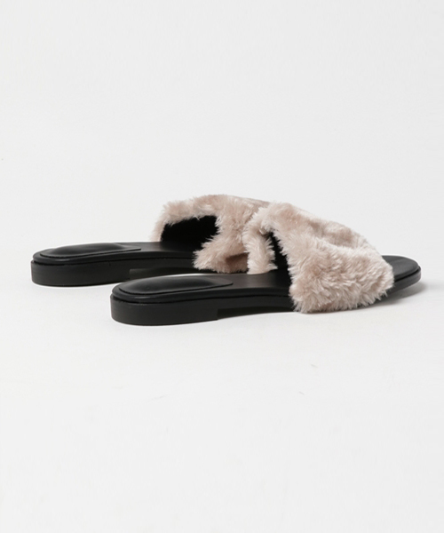 DouDou（ドゥドゥ）の「ファーサンダル（サンダル・レディース・グレー/ベージュ・24/23）」の5枚目の写真