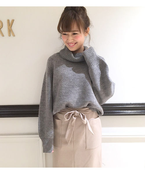 laboratory work（ラボラトリーワーク）の「モヘア混ボリュームタートルプルオーバー（ニット/セーター・レディース・杢グレー/ブルー/ブラック/ピンク・MEDIUM）」の2枚目の写真