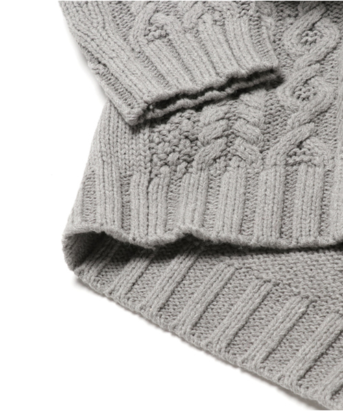 GLOBAL WORK（グローバルワーク）の「【キッズ】アラエル3ゲージケーブルニットプルオーバー/727285（ニット/セーター・キッズ・グレー/ホワイト・SMALL/LARGE/MEDIUM/X-LARGE）」の6枚目の写真
