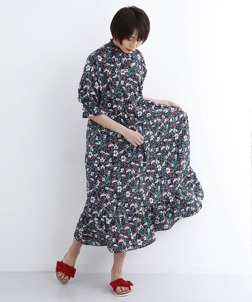 MERLOT（メルロー）の「花柄キャンディスリーブワンピース1473（ワンピース・レディース・ブラック/グリーン/ホワイト・FREE）」の6枚目の写真