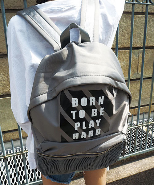 SPIGA(スピーガ)の「ロゴ入りナイロンリュック(バックパック/リュック・レディース・ブラック/グレー・FREE)」の1枚目の写真