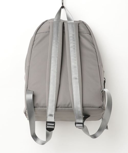 SPIGA(スピーガ)の「ロゴ入りナイロンリュック(バックパック/リュック・レディース・ブラック/グレー・FREE)」の4枚目の写真