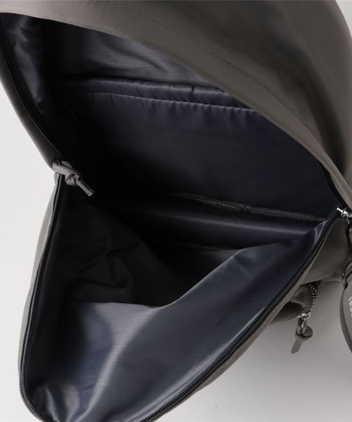 SPIGA(スピーガ)の「ロゴ入りナイロンリュック(バックパック/リュック・レディース・ブラック/グレー・FREE)」の3枚目の写真